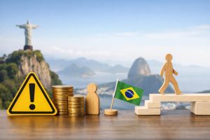 Cenário conceitual de investimentos no Brasil mostrando uma sequência de progresso financeiro, com moedas empilhadas, figuras de madeira representando pessoas, uma placa de alerta de risco, a bandeira do Brasil e degraus simbolizando crescimento em investimentos, tendo ao fundo o Rio de Janeiro com o Cristo Redentor.